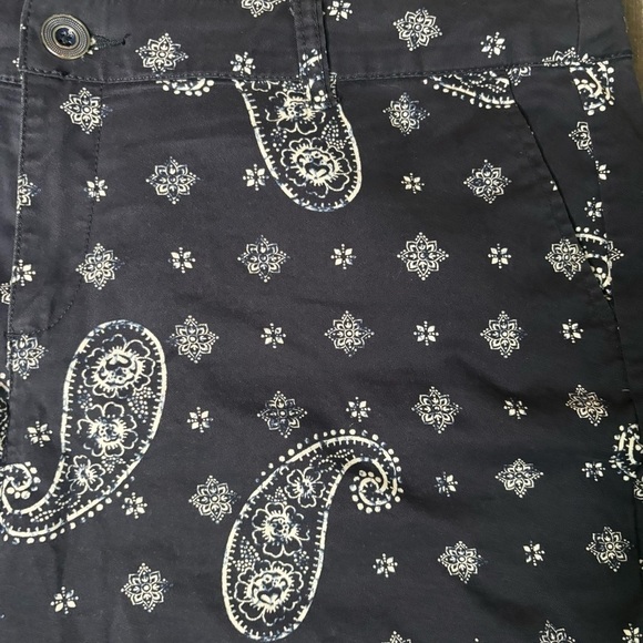 Lane Bryant Blue and White Bermuda Shorts with Paisley Design - Picture 2 of 10